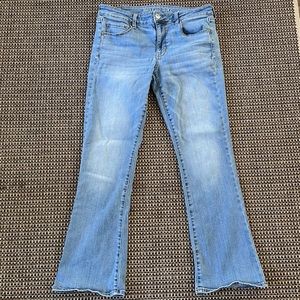 American Eagle Skinny Kick Super Stretch Jeans
Size 12 Short